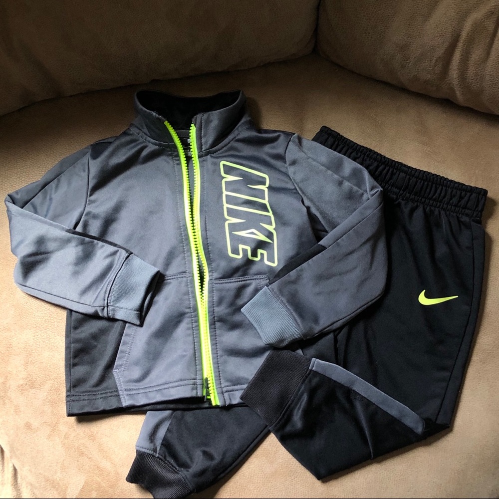 NIKE two piece boys pant set